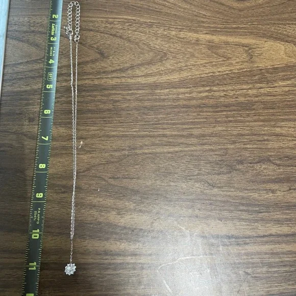 Avon‎ Yellow Flower Motif Silver Tone Adjustable Chain Necklace - Picture 6 of 10